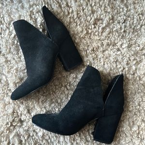 Suede black booties 🖤🐺